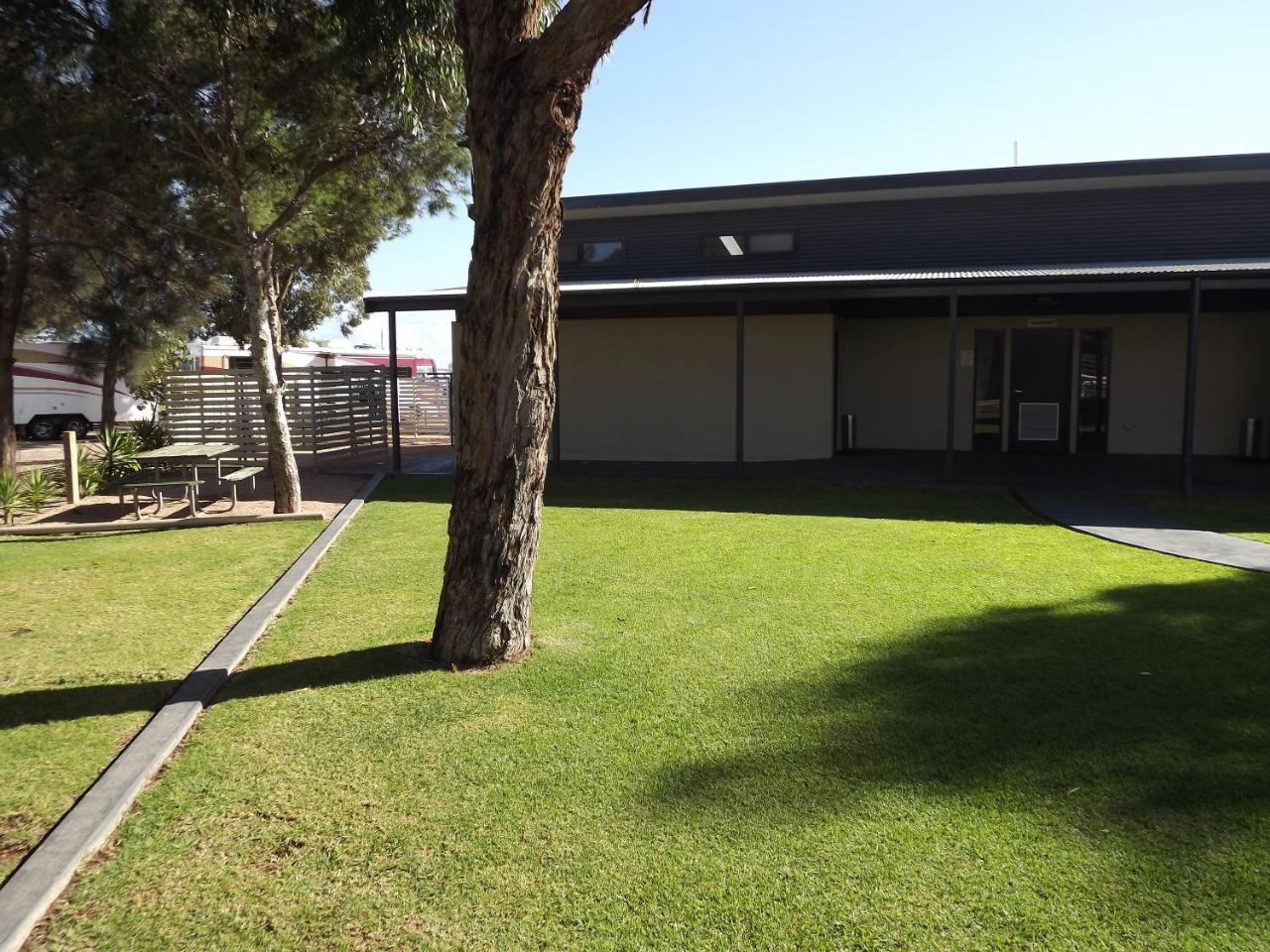 Ceduna Foreshore Caravan Park Екстер'єр фото