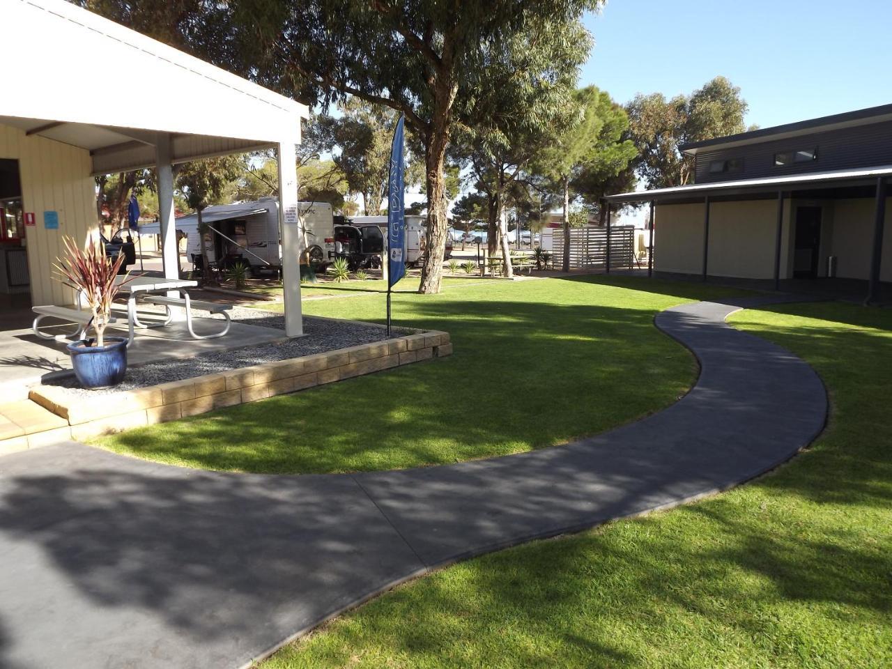 Ceduna Foreshore Caravan Park Екстер'єр фото