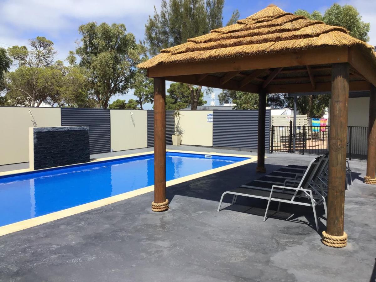 Ceduna Foreshore Caravan Park Екстер'єр фото